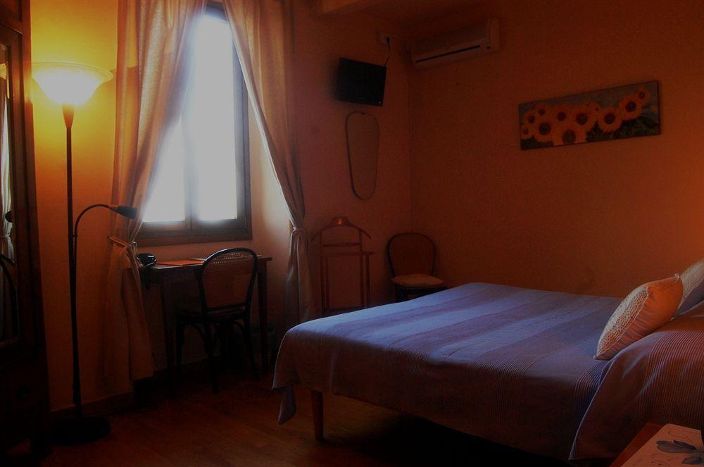 Alberghetto Della Marianna Cadenabbia Bagian luar foto
